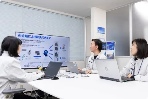 アヤハのの仕事風景