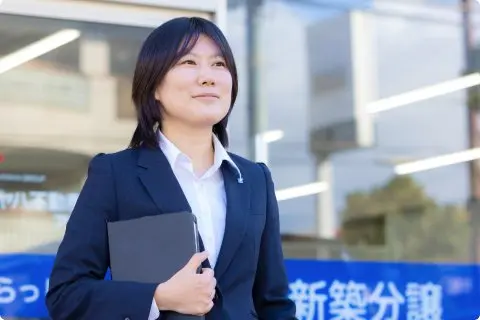 アヤハのの仕事風景